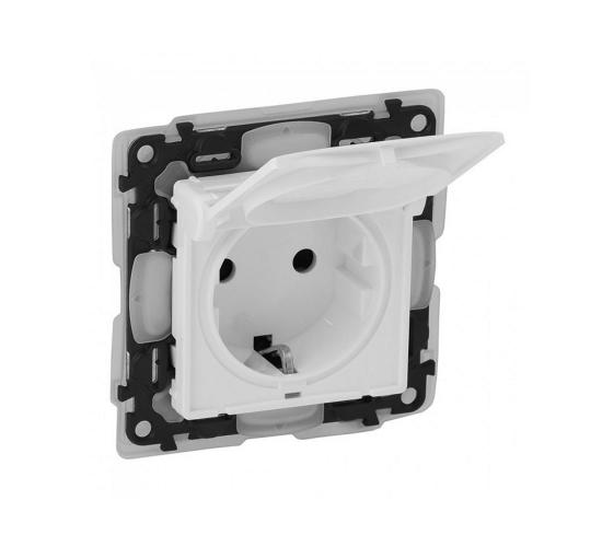 Контакт 16А с капак IP44 Valena Life бял main image