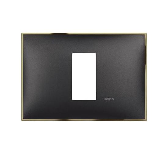 Рамка 1 модулна за монтаж на конзола 1 модулна Classia черно/злато R4803M1BD main image